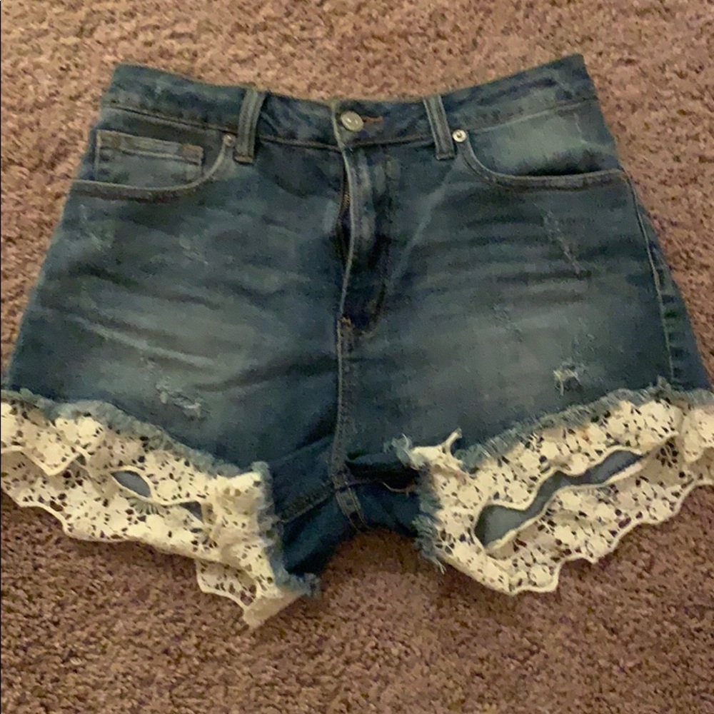 Jean shorts with lace